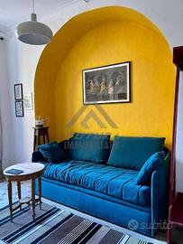 Attività / Licenza di 110 m² con più di 5 locali a