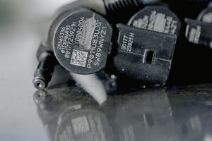 Iniettore delphi cr 28565336