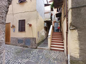 2 LOCALI A ROCCA PRIORA
