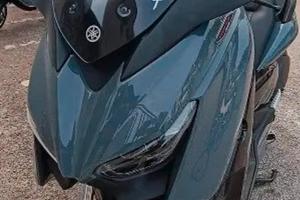 YAMAHA X-MAX 300