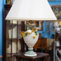 Lume con Vaso Decorato in Stile Classico – 24299