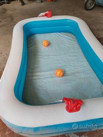 Piscina adatta  a bambini e anche adulti