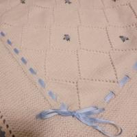 Copertina neonato pura lana fatta a mano con ricam