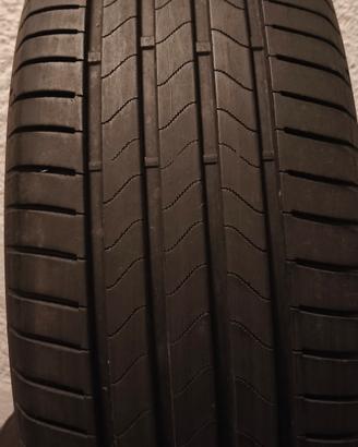 2 gomme seminuove Bridgestone 235/55/20