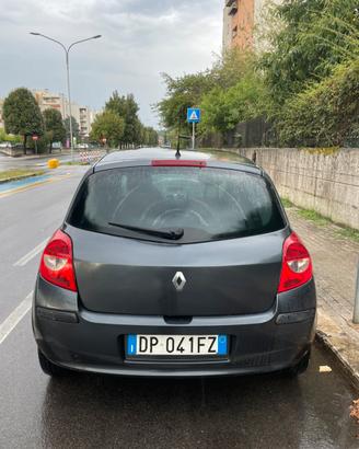 Renault clio 1.5 dci diesel 2009 con 225.000km