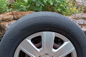 set 4 gomme +cerchi+borchie originali vw