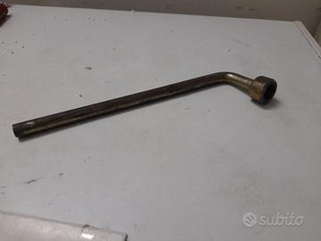 Chiave a croce per ruote.