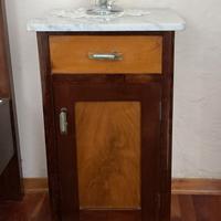 Comodini con piano in marmo