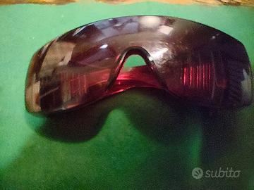 occhiali di protezione laser con lenti rosse, in p