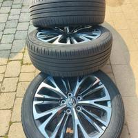 cerchi più gomme estive Toyota Yaris cross 