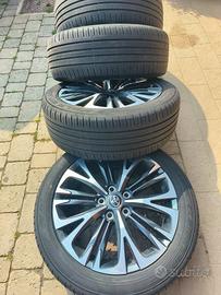 cerchi più gomme estive Toyota Yaris cross 