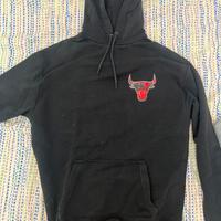 Felpa New Era tenuta bene