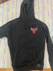 Felpa New Era tenuta bene