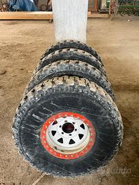 Gomme 900 16 e cerchi Beadlock