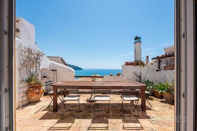 Una terrazza sul mare