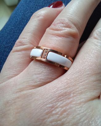 Anello dorato finta ceramica