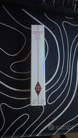 Il Glowgasm Beauty Light Wand di Charlotte Tilbury