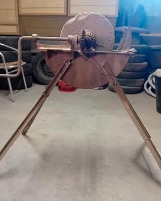 Attrezzo per affilatura coltelli