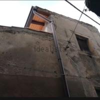 Casa da ristrutturare motta camastra per vacanza