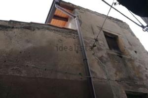 Casa da ristrutturare motta camastra per vacanza