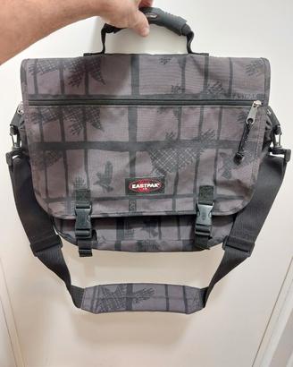 borsa tracolla per computer o libri Eastpak