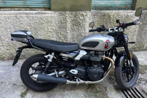 TRIUMPH SPEED TWIN 900 – PARI AL NUOVO – 1.309 KM