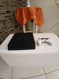Ps4 slim usata ottime cond + joystick bianco nuovo
