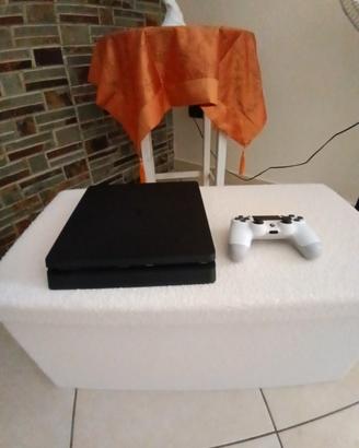 Ps4 slim usata ottime cond + joystick bianco nuovo