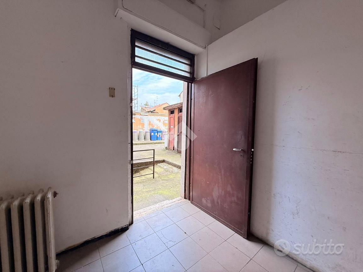 NEGOZIO A BRUGHERIO - Altro