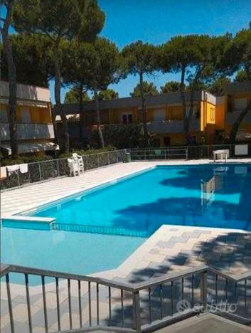 3 locali piscina 200 mt dal mare climatizzato