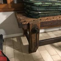 Antico banco da falegname in legno massiccio