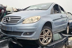 mercedes classe b 180 vettura rottamata