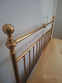 Letto in ottone