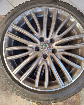 Cerchi da 18 pollici e gomme invernali Alfa Giulia