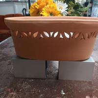 porta vaso in terracotta grezza di Caltagirone 