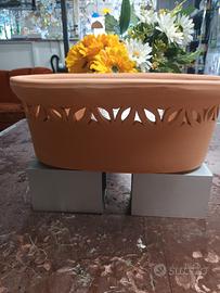 porta vaso in terracotta grezza di Caltagirone 