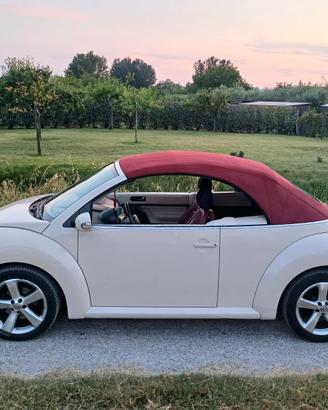 NEW BEETLE "Red Limited Edition" Cabriolet 2009