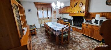 Mobili vari + camere letto + cucine OTTIME STATO