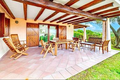 VILLA CON TERRAZZA PANORAMICA - BAJA SARDINIA € 80