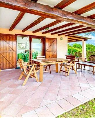 VILLA CON TERRAZZA PANORAMICA - BAJA SARDINIA € 80