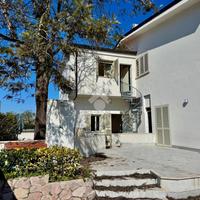 VILLA A SCHIERA A TERRACINA