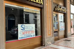 Rovereto- negozio in centro