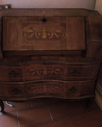  2  comodini e bureau stile barocco