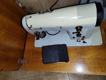 Macchina da cucire Borletti vintage 