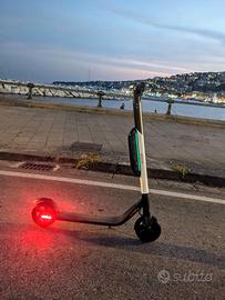 Monopattino elettrico Nuovo Segway ES4