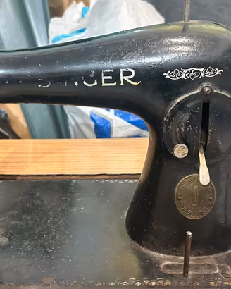 SINCER Macchina da cucire vintage matricola 125262
