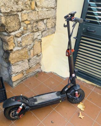Monopatino 1000W scooter