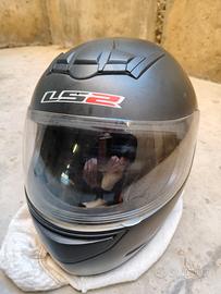 Casco da moto o motorino integrale LS2