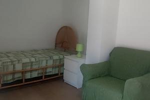 Camera Viale delle scienze solo a universitari/e