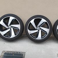 Cerchi con pneumatici R18